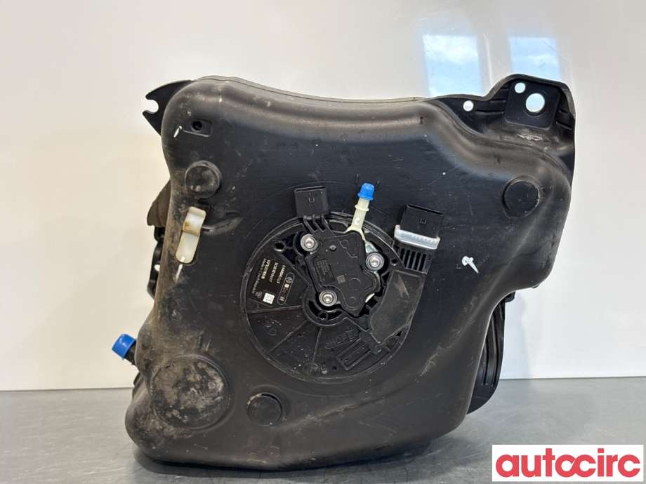 AdBlue tank til Škoda Superb 2015-->> (Type III)  (SKODA|3Q0131877D||3Q0131877H)