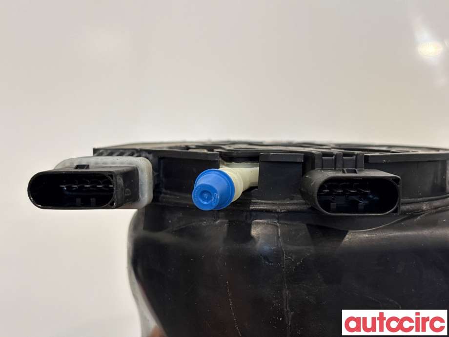 AdBlue tank til VW Caddy 2015-2020 (Type III, Fase 3)  (VOLKSWAGEN|2K5131877B|)