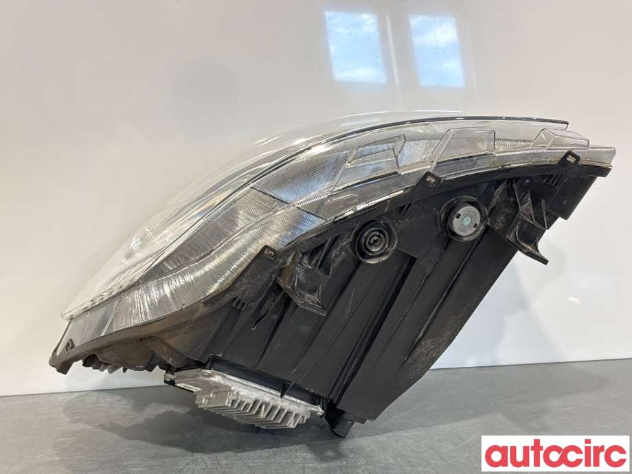 Frontlykt høyre halogen til Mercedes Sprinter 2018-->> (907/910) (907/910) (MERCEDES|A9109068200|90139119|A9109065100)