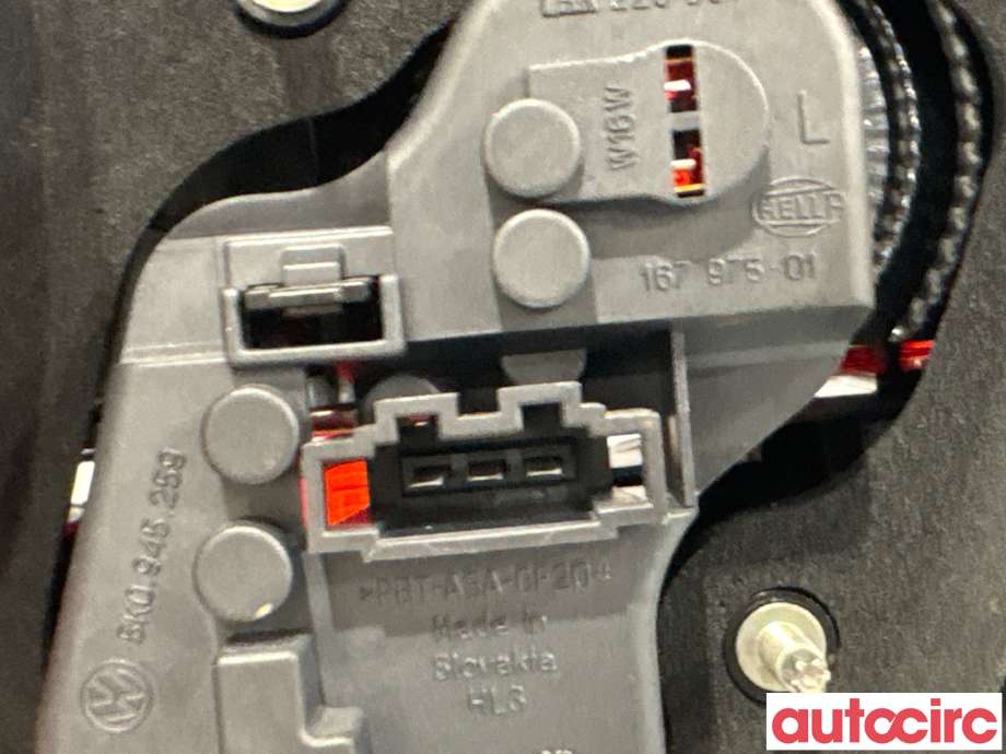 Baklykt venstre indre til VW Golf VI 2008-2012 (VOLKSWAGEN|5K0945093AA|009923-05|5K0945093K)