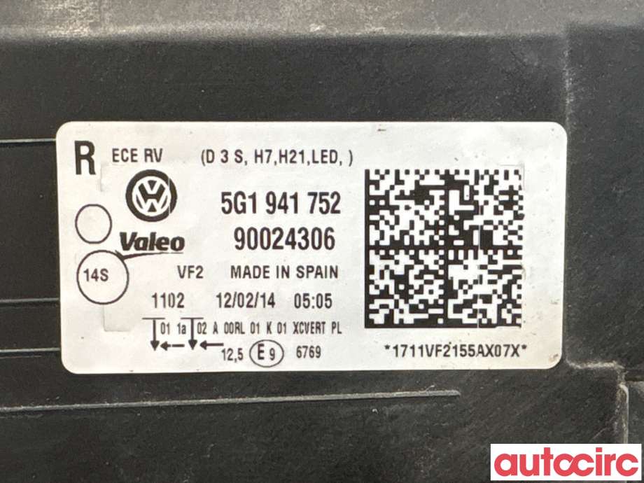 Frontlykt høyre halogen til VW Golf VII 2012-2017 (Fase 1)  (VOLKSWAGEN|5G1941754|90024306|5G1941752)