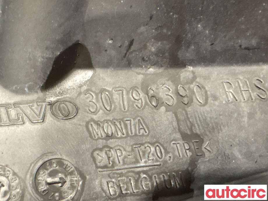 Diverse deler til Volvo XC70 2008-2013 (Type II, Fase 1) (VOLVO|30796390|)