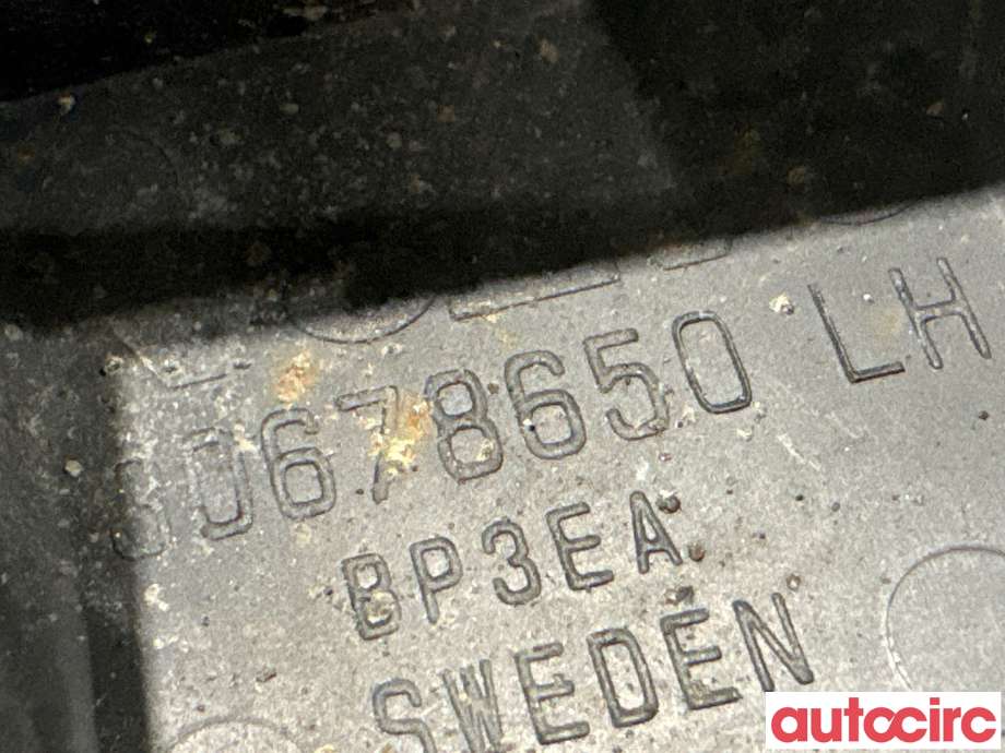 Diverse deler til Volvo XC70 2008-2013 (Type II, Fase 1)  (VOLVO|30678650|)