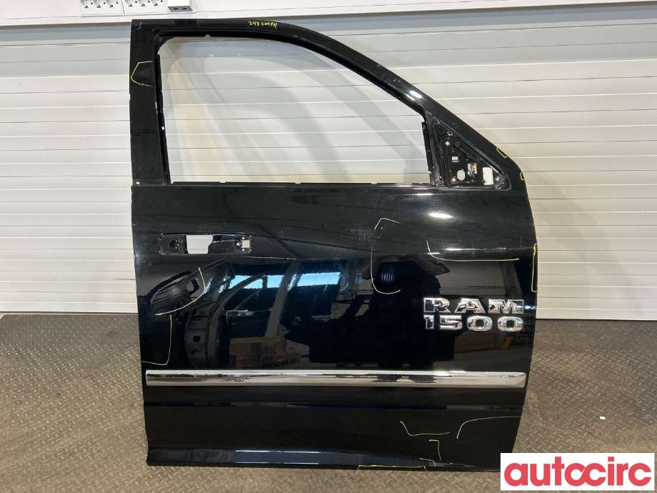 Dør høyre foran til Dodge RAM, 2009-2018 (Type IV) (DODGE|68144728AD)