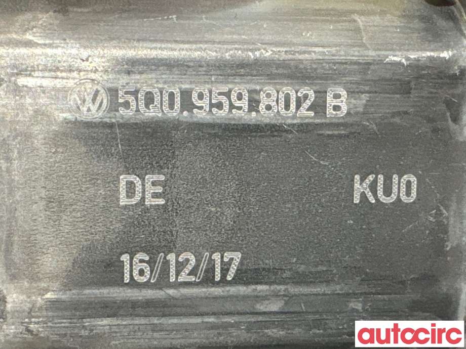 Ruteheis høyre foran til Škoda Superb 2015-->> (Type III)  (SKODA|5Q0959802B|0130822716)