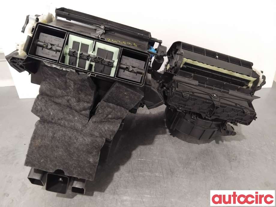 Diverse deler til Audi A3, 2012-2016 (Type III, Fase 1)  (AUDI|5Q1820353J)