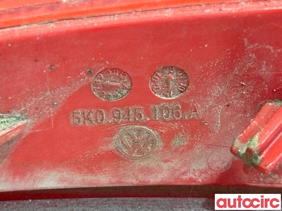 Refleksplate til VW Golf VI 2008-2012  (VOLKSWAGEN|5K0945106F||5K0945106A)