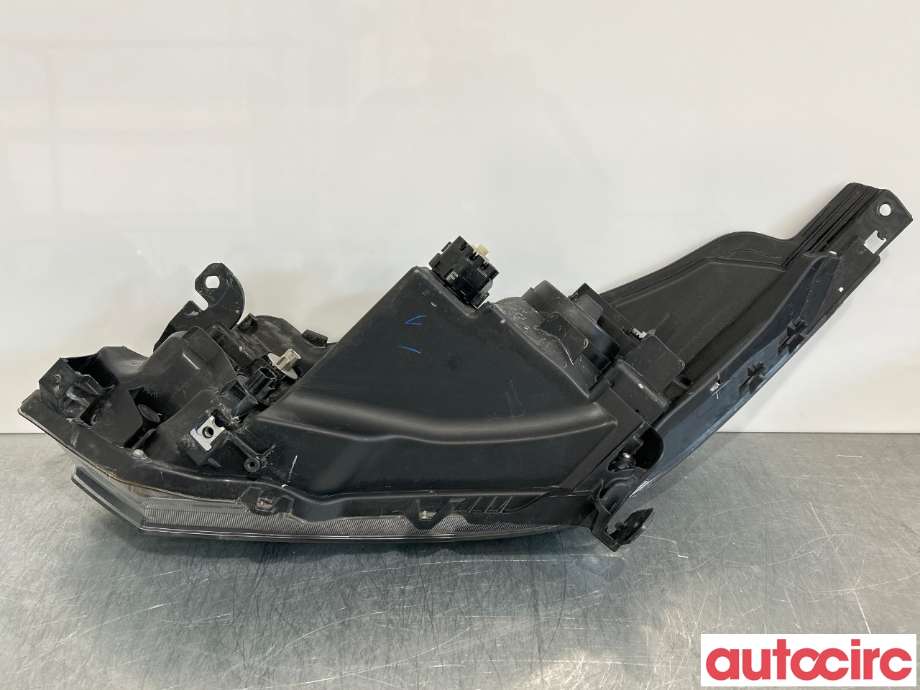 Frontlykt høyre halogen til Honda HR-V 2015-2021 (Type II)  (HONDA|33100-T7S-G01|)