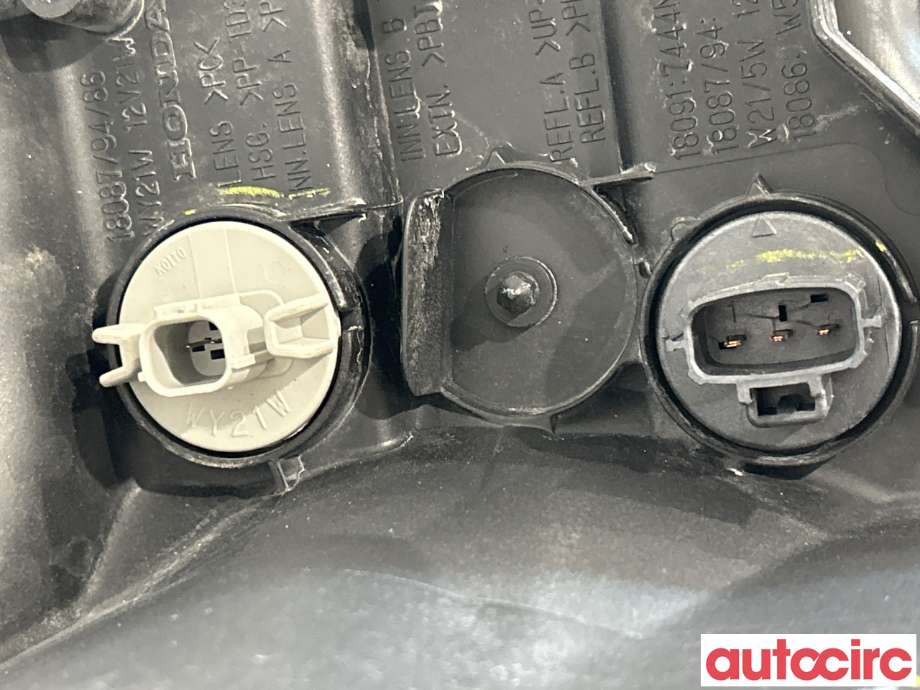 Frontlykt venstre halogen til Honda HR-V 2015-2021 (Type II)  (HONDA|33150-T7S-G01|)