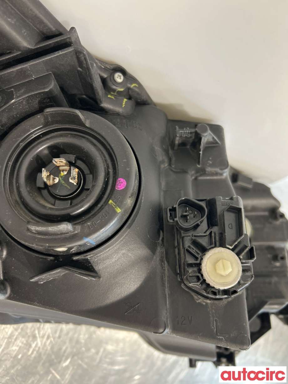 Frontlykt venstre halogen til Honda HR-V 2015-2021 (Type II)  (HONDA|33150-T7S-G01|)