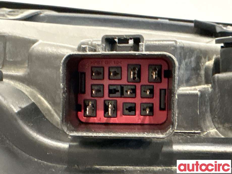 Frontlykt venstre halogen til Volvo V70 2007-2013 (Type III, Fase 1)  (VOLVO|31353538||31353532)
