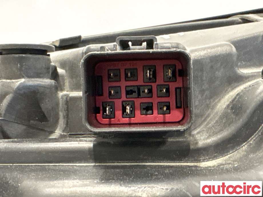 Frontlykt høyre halogen til Volvo V70 2007-2013 (Type III, Fase 1)  (VOLVO|31353539||31353533)