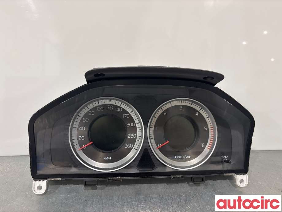 Instrumentpanel til Volvo XC70 2008-2013 (Type II, Fase 1) (VOLVO|36001836|69799-610U|31254535AA)