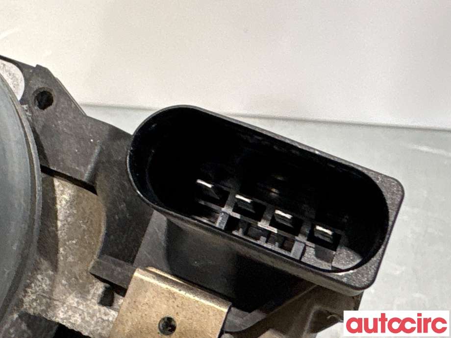 Viskermotor frontrute til Ford Focus 2014-2018 (Type III, Fase 2)  (FORD|2135607||BM51-17504-AK)