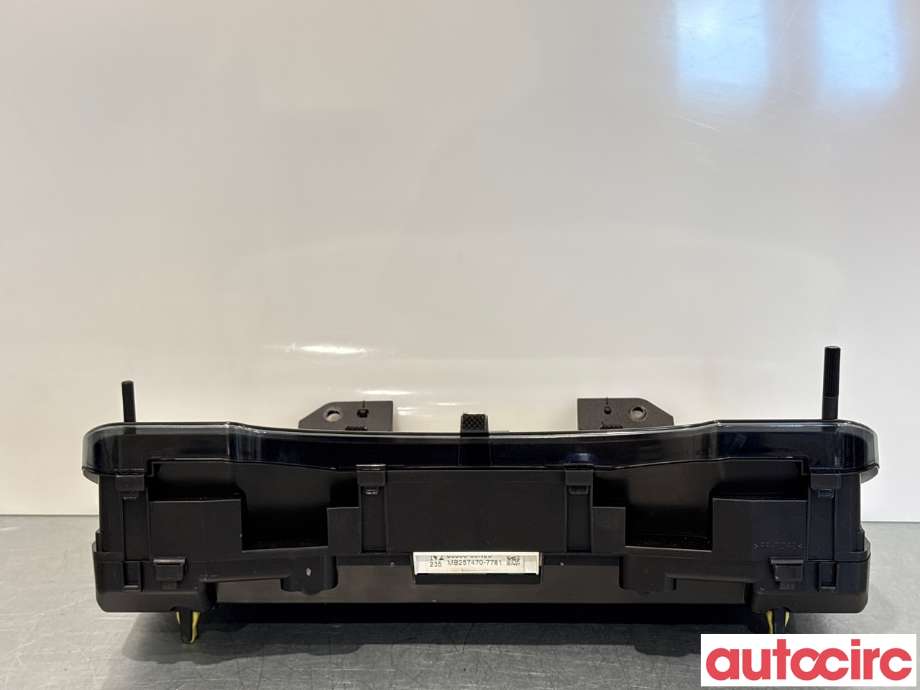 Instrumentpanel til Toyota Avensis 2009-2015 (Type III, Fase 1) (TOYOTA|8380005N20|MB257470-7781|83800-05N20)
