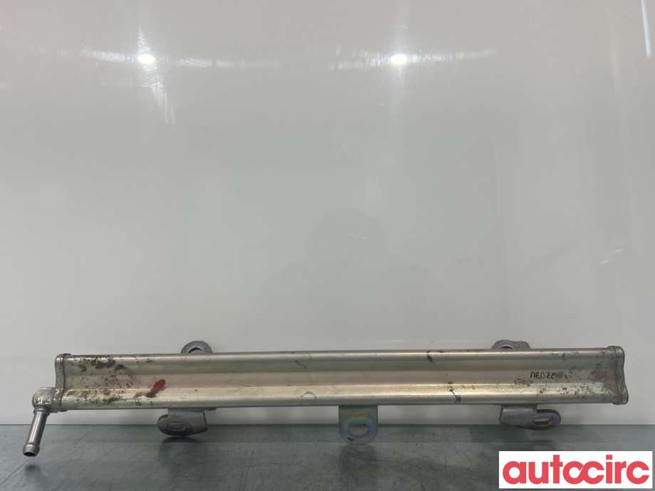 Dyseskinne (fuelrail) til Suzuki SX4 2009-2013 (Type I, Fase 2)  (SUZUKI|15730-54LA0|)