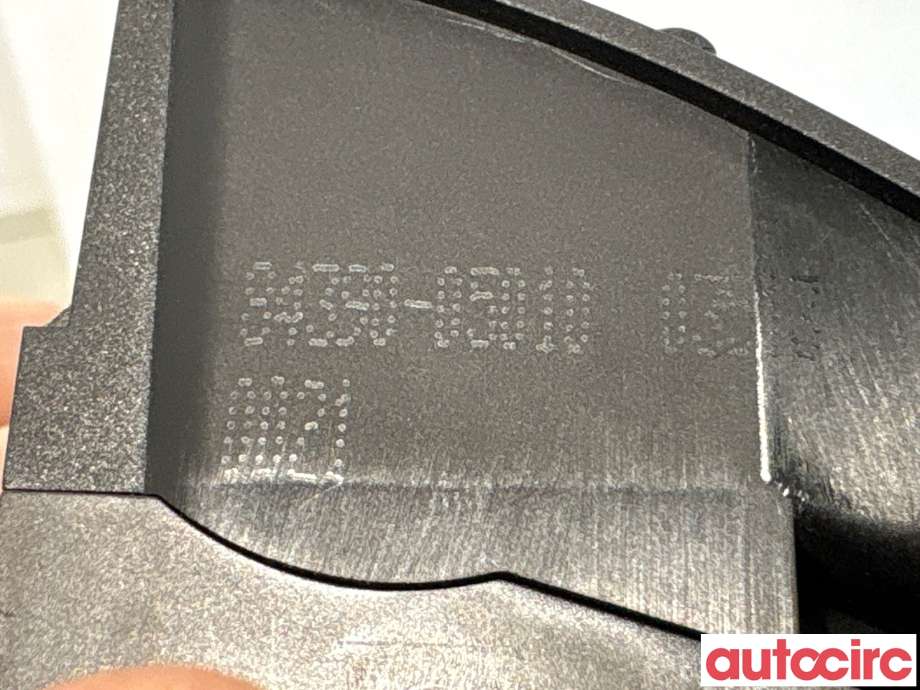 Bryter elektrisk håndbrekk/parkbrems til Toyota Avensis 2009-2015 (Type III, Fase 1) (TOYOTA|8439005010|)