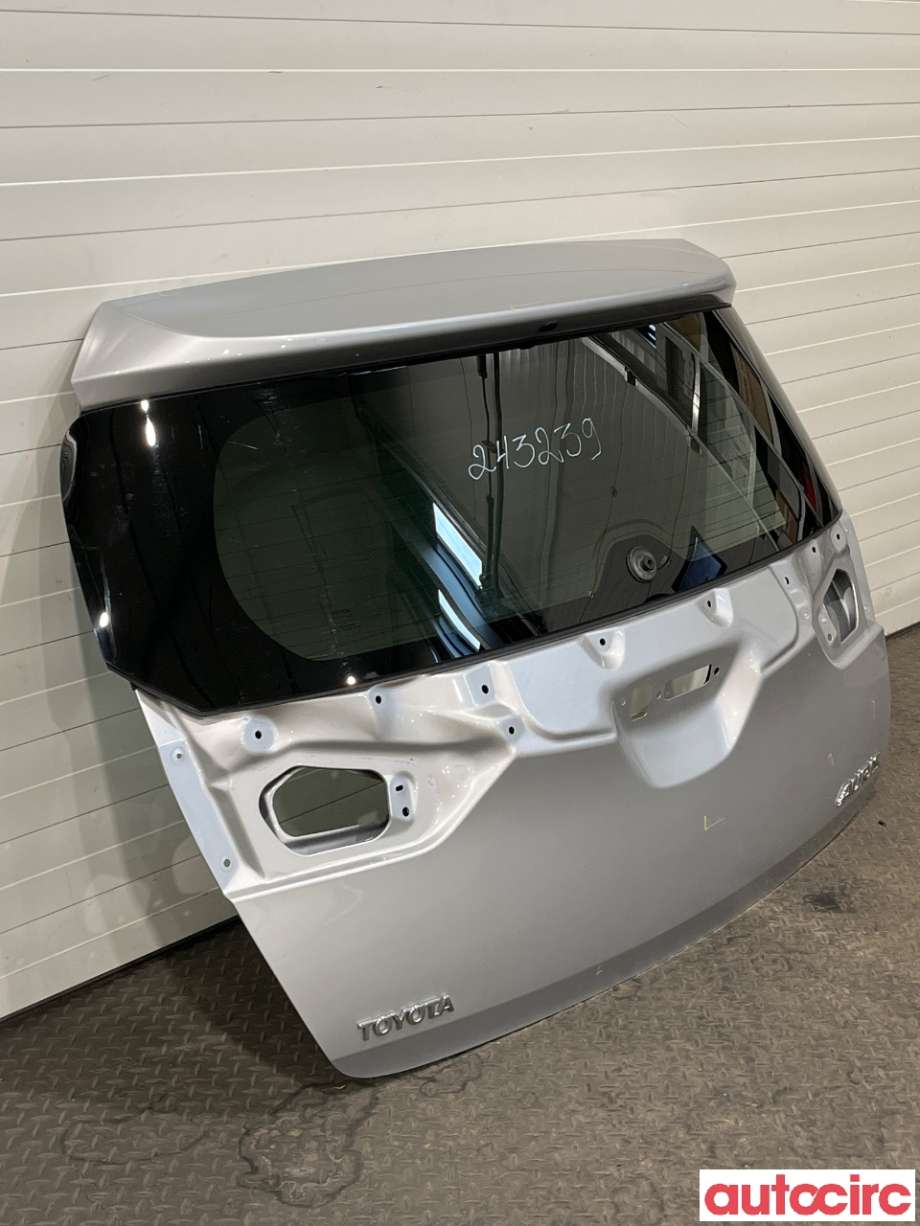 Bakluke combi til Toyota Auris 2015-2019 (Type II, Fase 2)  (TOYOTA|6700502290)