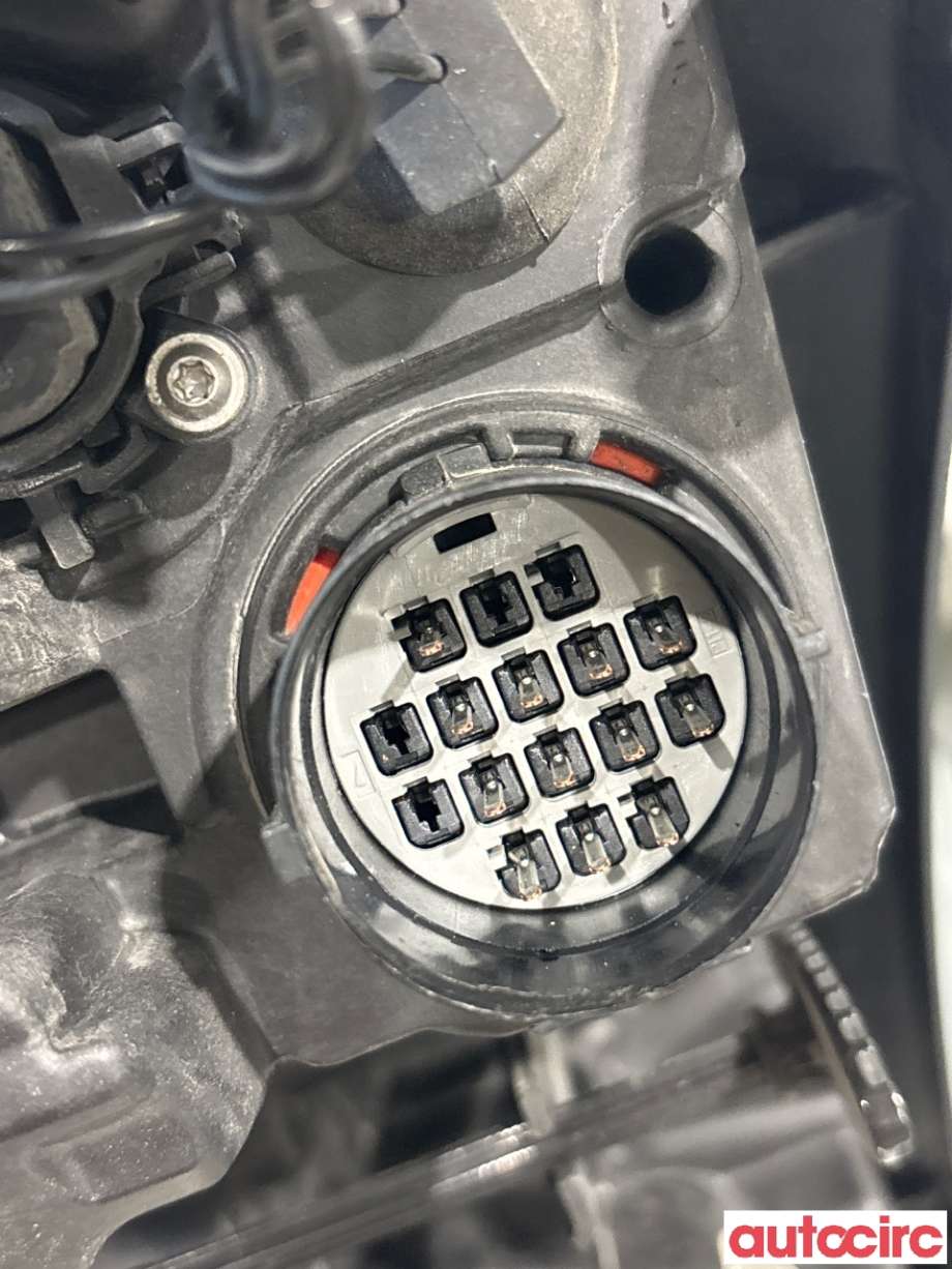 Frontlykt venstre halogen til Land Rover Range Rover, Evoque 2011-2019 (Type I)  (LAND-ROVER|LR049363||DJ3M-13W030-ED)