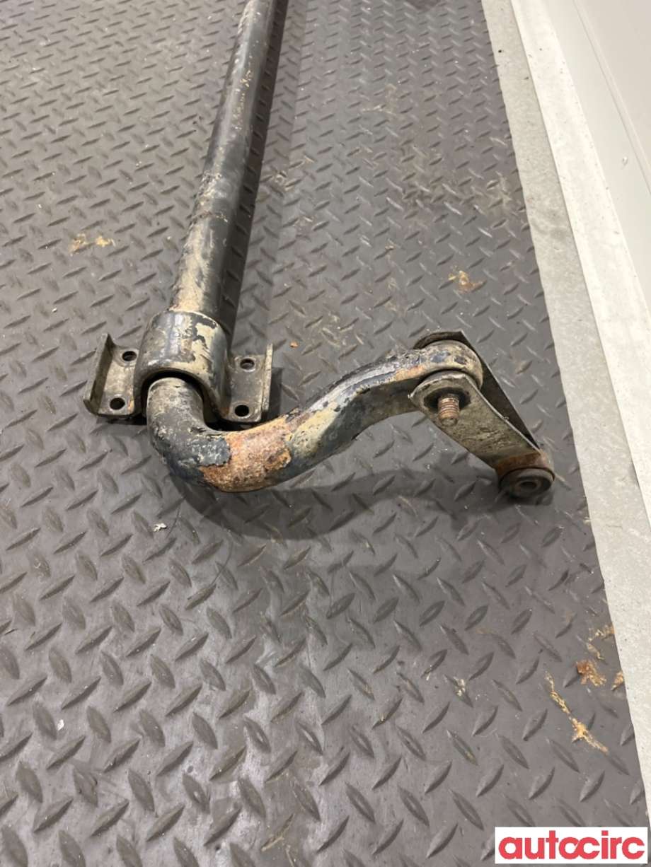 Stabilisatorstag foran til Mercedes G-Wagen 1990-->> (W463) (W463) (MERCEDES|A4633230465|)