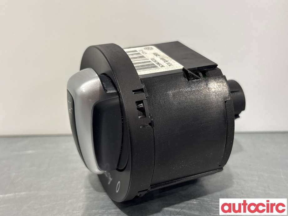 Bryter lys til VW Golf VI 2008-2012  (VOLKSWAGEN|3C8941431|)