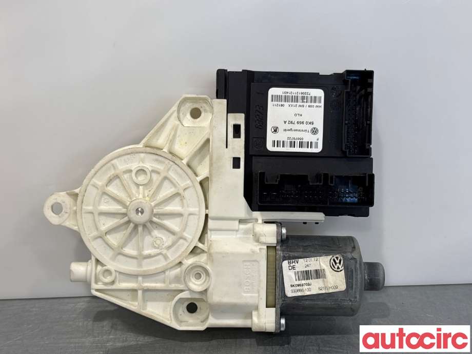 Ruteheis høyre foran til VW Golf VI, 2008-2012 (VOLKSWAGEN|5K0959702J)