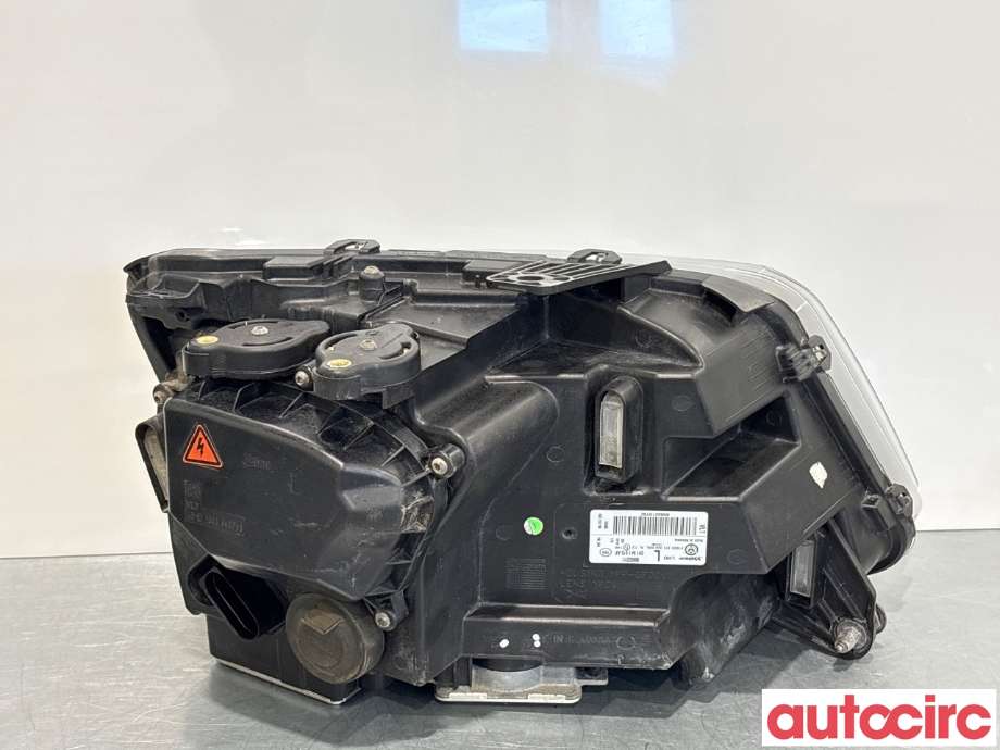 Frontlykt venstre halogen til VW Amarok 2016-2022 (Type I, Fase 2)  (VOLKSWAGEN|2H1941017A|90062211|2H1941015AF)