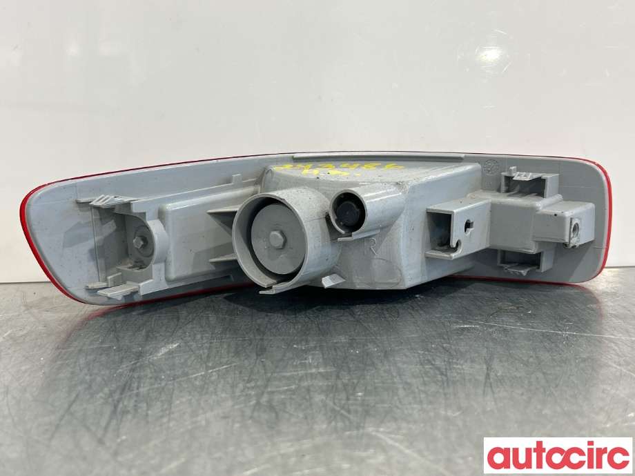 Refleksplate til Mitsubishi Outlander 2010-2012 (Type II, Fase 2) (MITSUBISHI|8355A004|)