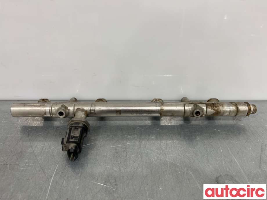 Dyseskinne (fuelrail) til Škoda Octavia 2013-2016 (Type III, Fase 1)  (SKODA|06K133317AB||06K133317G)