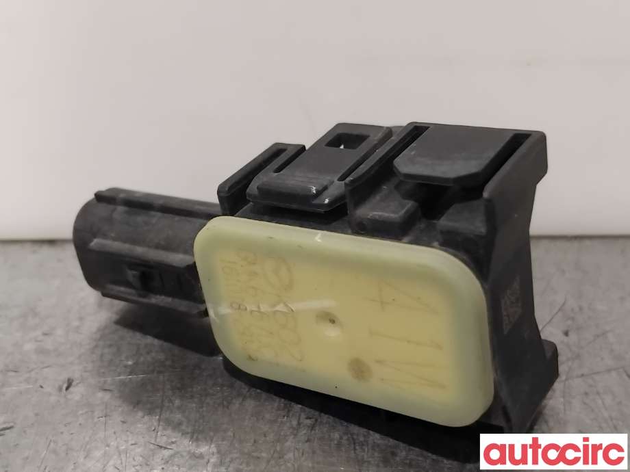 Parkeringssensor foran til Mazda 6 2015-2018 (Type III, Fase 2) (MAZDA|GMK6-67-UC1||GMK6-67UC1)