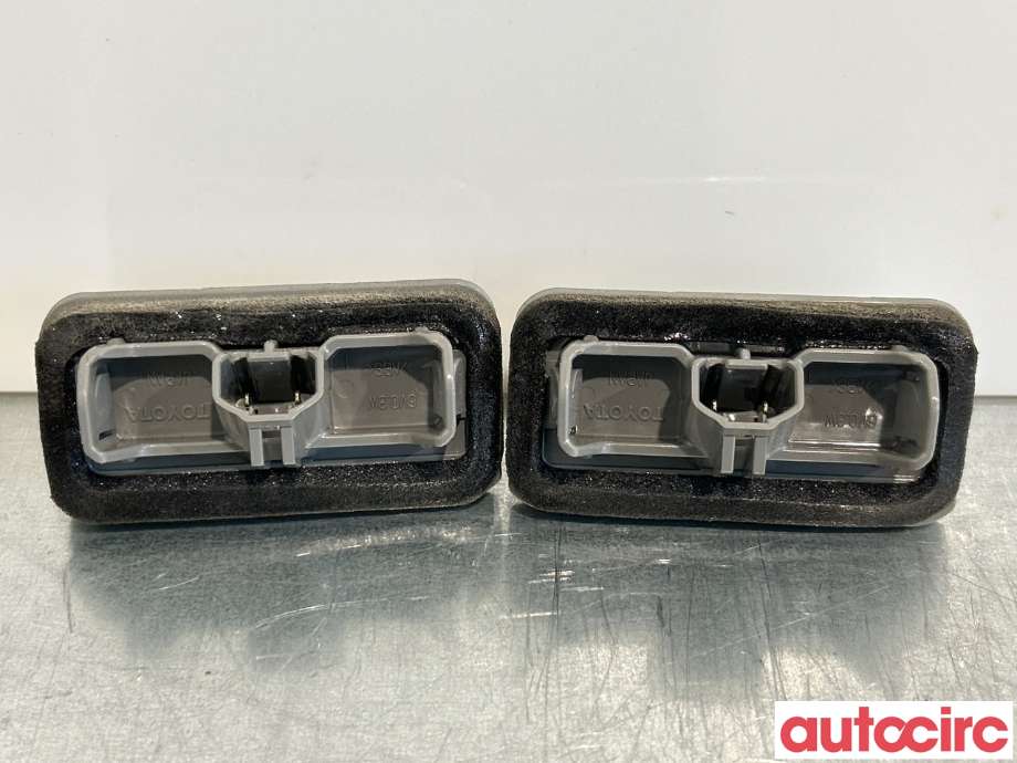 Skiltlys til Toyota RAV4 2019-->> (Type V) (TOYOTA|8120433030|)
