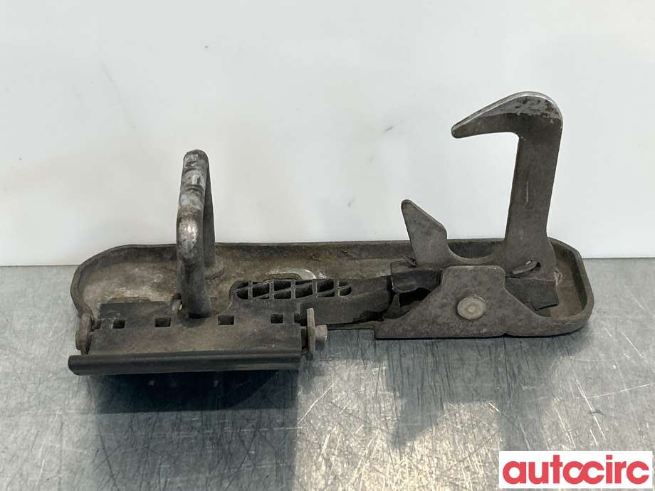 Diverse deler til VW Passat 2011-2015 (B7) (B7) (VOLKSWAGEN|3AA823480|)