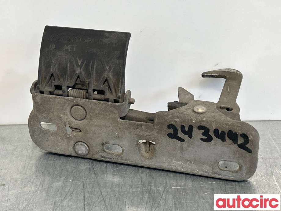 Diverse deler til VW Passat 2011-2015 (B7) (B7) (VOLKSWAGEN|3AA823480|)