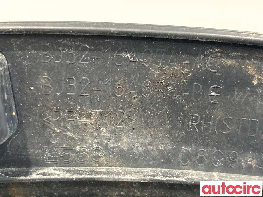 Hjulbuelist høyre foran til Land Rover Range Rover, Evoque 2011-2019 (Type I)  (LAND-ROVER|LR036051||BJ3216A074AC)