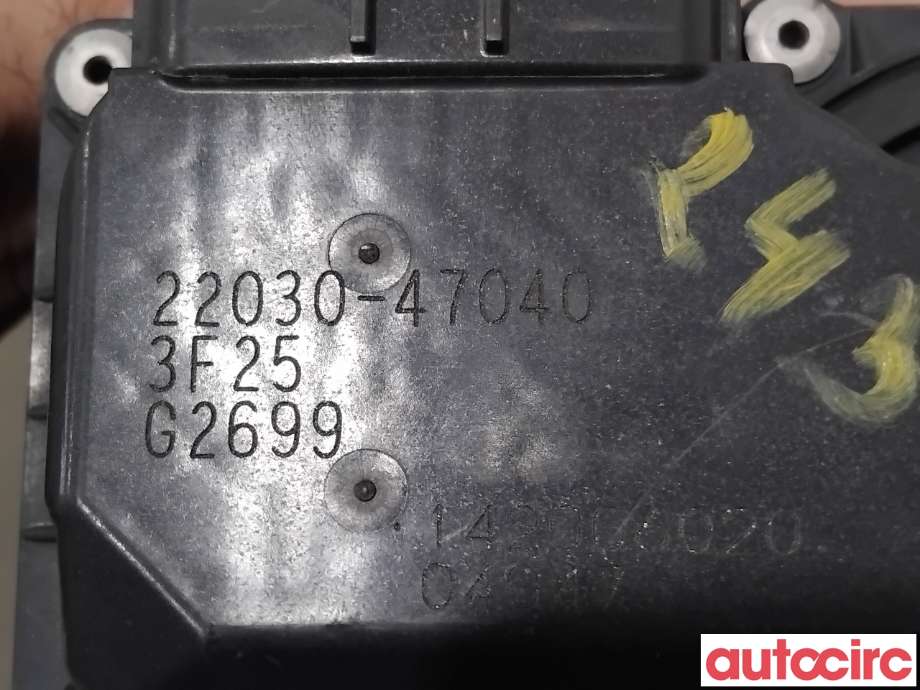 Spjeldhus til Toyota Yaris 2012-2014 (Type III, Fase 1)  (TOYOTA|2203047040||22030-47040)