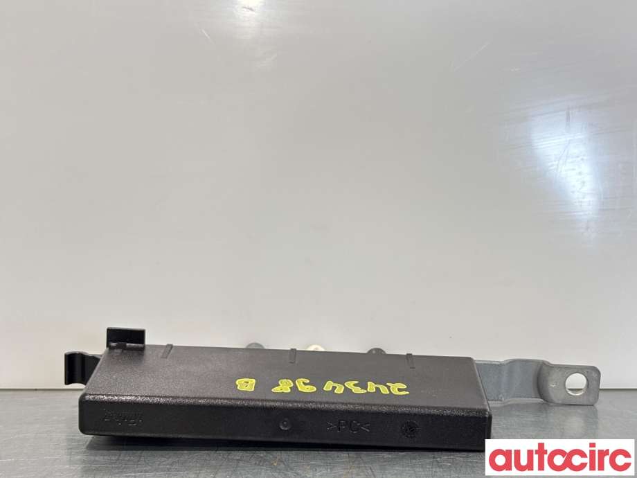Antenne forsterker til Porsche Cayenne 2010-2017 (92A) (92A) (PORSCHE|95864731200|7P5035225L|95864731201)