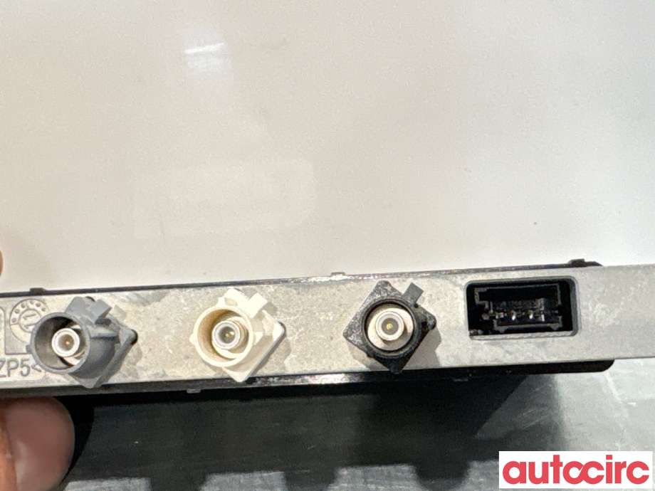 Antenne forsterker til Porsche Cayenne 2010-2017 (92A) (92A) (PORSCHE|95864731200|7P5035225L|95864731201)