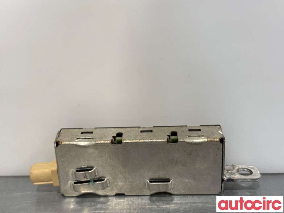 Antenne forsterker til Audi A4 2007-2014 (Type IV) (B8) (B8) (AUDI|8K9035225A|7617310146)