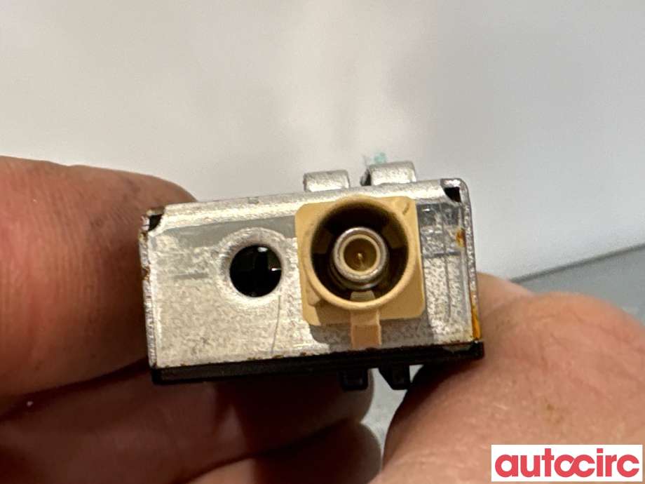 Antenne forsterker til Audi A4 2007-2014 (Type IV) (B8) (B8) (AUDI|8K9035225A|7617310146)
