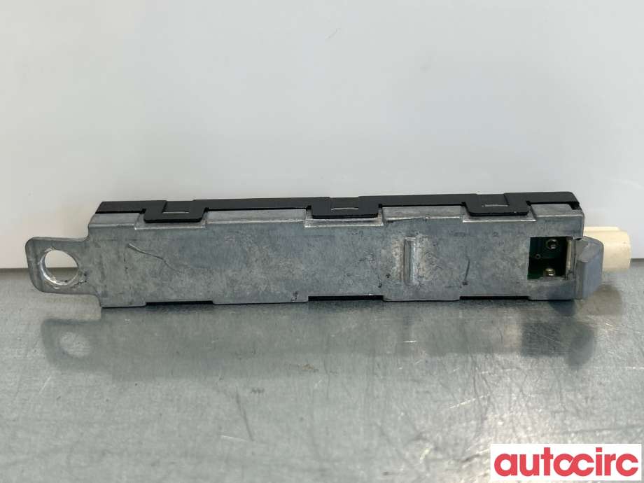 Antenne forsterker til VW Golf VI 2008-2012 (VOLKSWAGEN|5K0035552|)