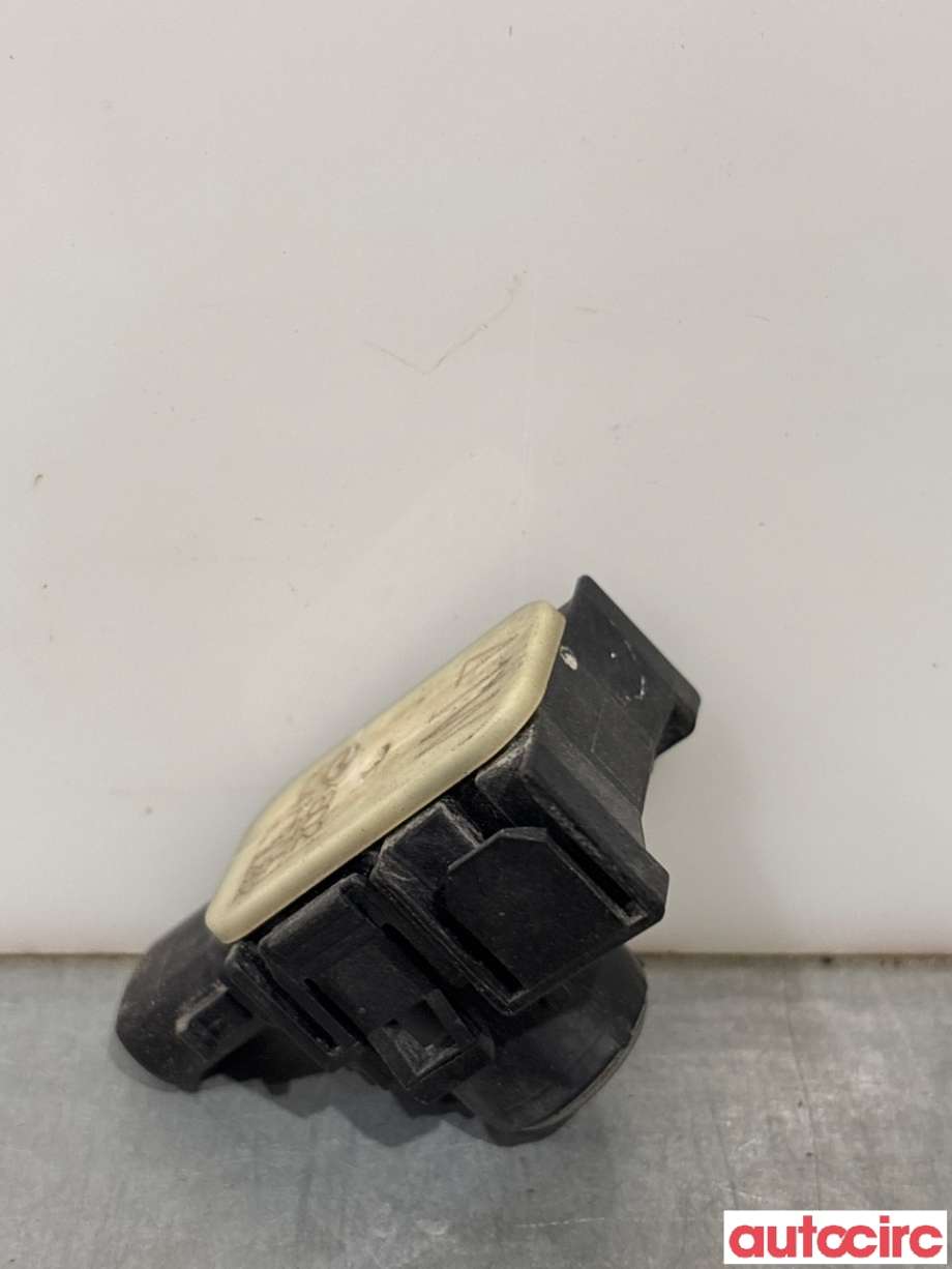 Parkeringssensor foran til Mazda 3 2013-2016 (Type III, Fase 1) (MAZDA|KD47-67-UC1|)