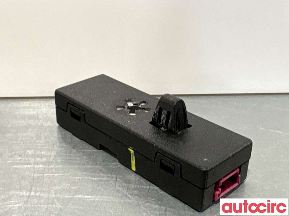 Antenne forsterker til Volvo V60/V60 CC 2013-2018 (Type I, Fase 2)  (VOLVO|31282107|)