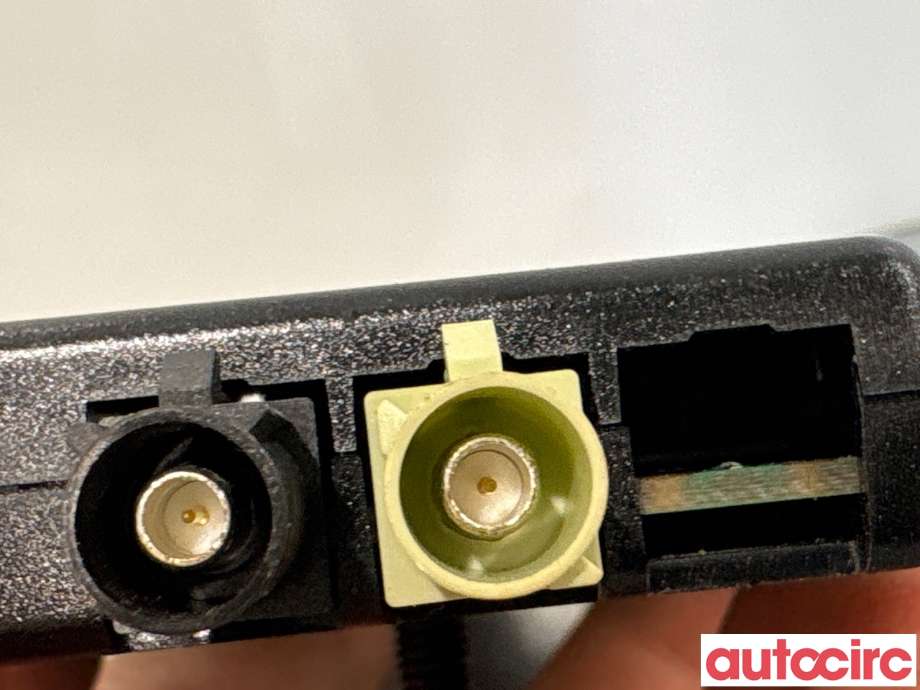 Antenne forsterker til BMW 5-Serie 2017-->> (G30/G31) (G30/G31) (BMW|65209389561|)