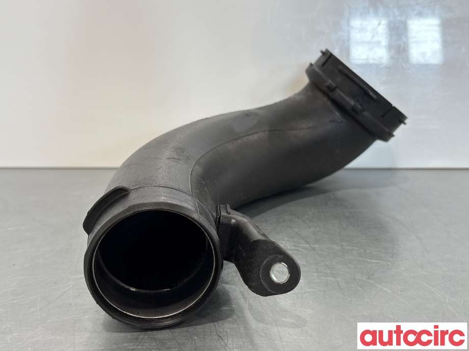 Luftslange innsug til Volvo XC70 2014-2016 (Type II, Fase 2)  (VOLVO|30774692|)