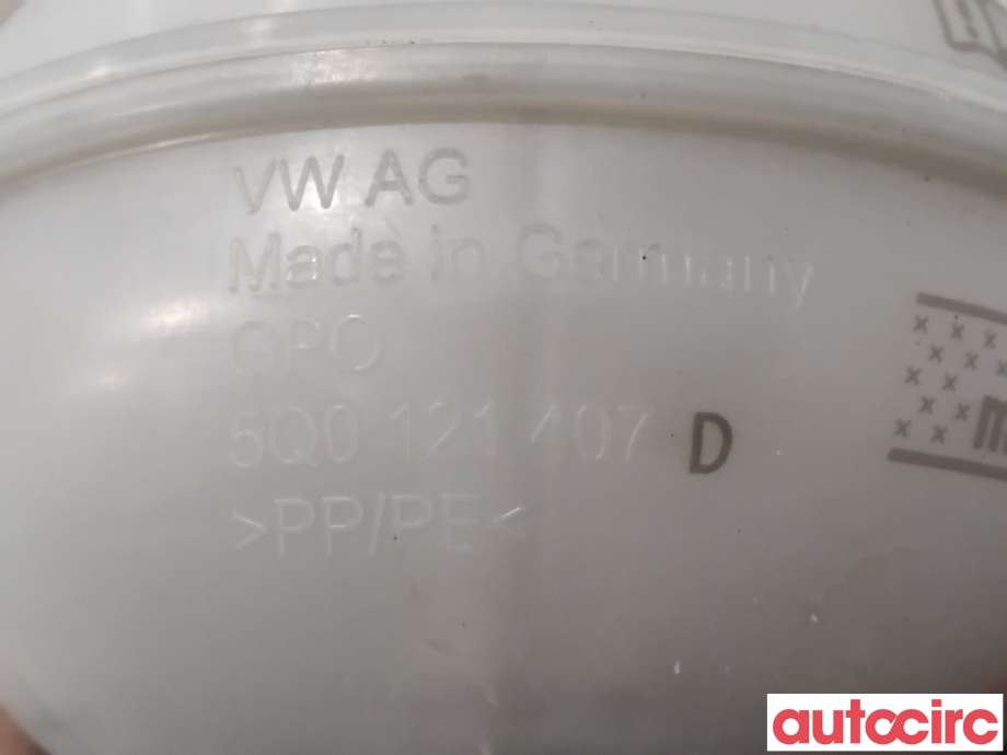 Ekspansjonstank til Audi A3 2012-2016 (Type III, Fase 1)  (AUDI|5Q0121407M|5Q0121407D|5Q0121407AA)