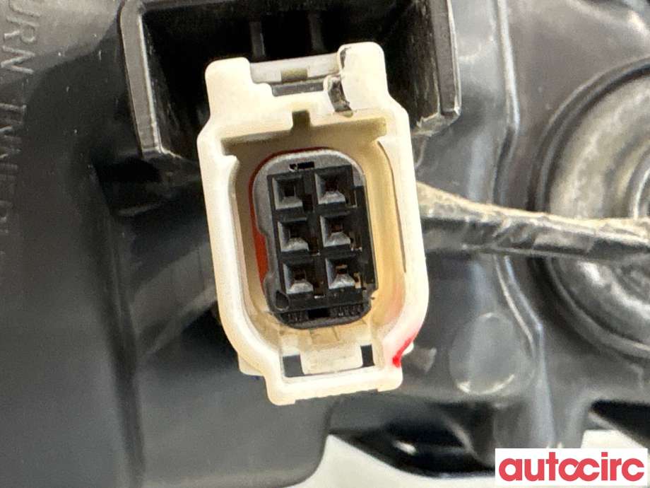 Parklykt venstre til Mitsubishi Eclipse Cross 2018-->>  (MITSUBISHI|8310A059||EDM92205010)
