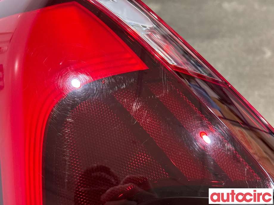 Baklykt venstre til Mitsubishi Eclipse Cross 2018-->>  (MITSUBISHI|8330B327|)