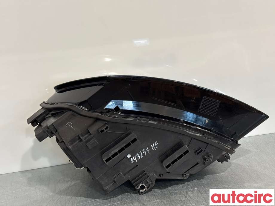 Frontlykt høyre halogen til Audi Q5 2008-2012 (Type I, Fase 1) (AUDI|8R0998030F||8R0998030J)