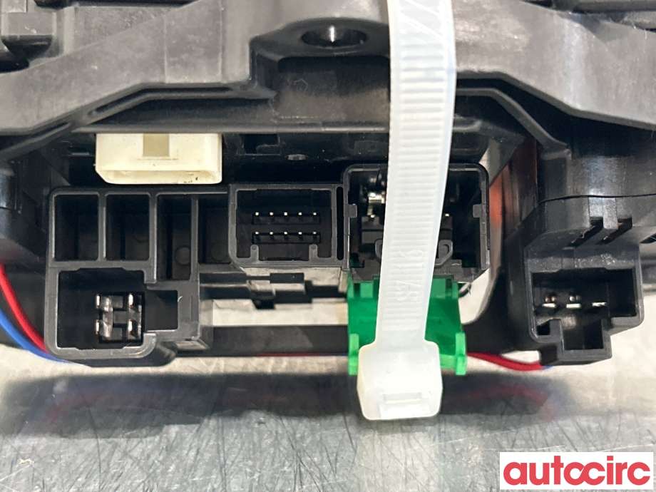 Bryter combi til Mitsubishi Eclipse Cross 2018-->>  (MITSUBISHI|8600A791|2401A008|8617A628)
