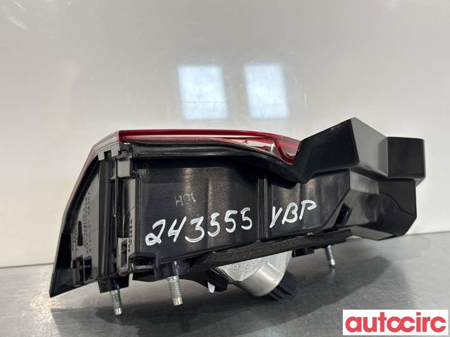 Baklykt venstre indre til Mitsubishi Eclipse Cross 2018-->>  (MITSUBISHI|8330B331|)